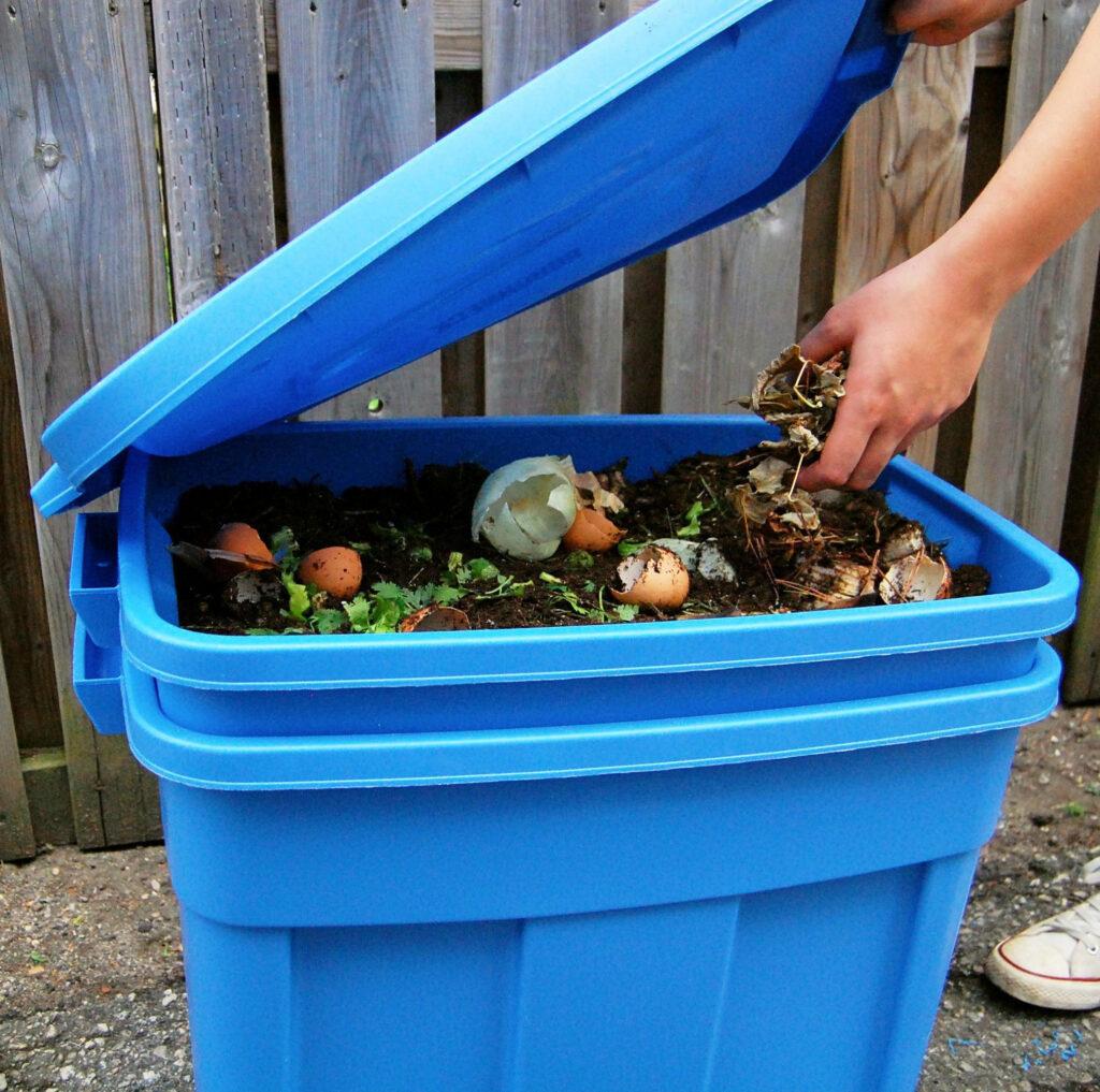 Plastic totes, or bins, work great for growing worms